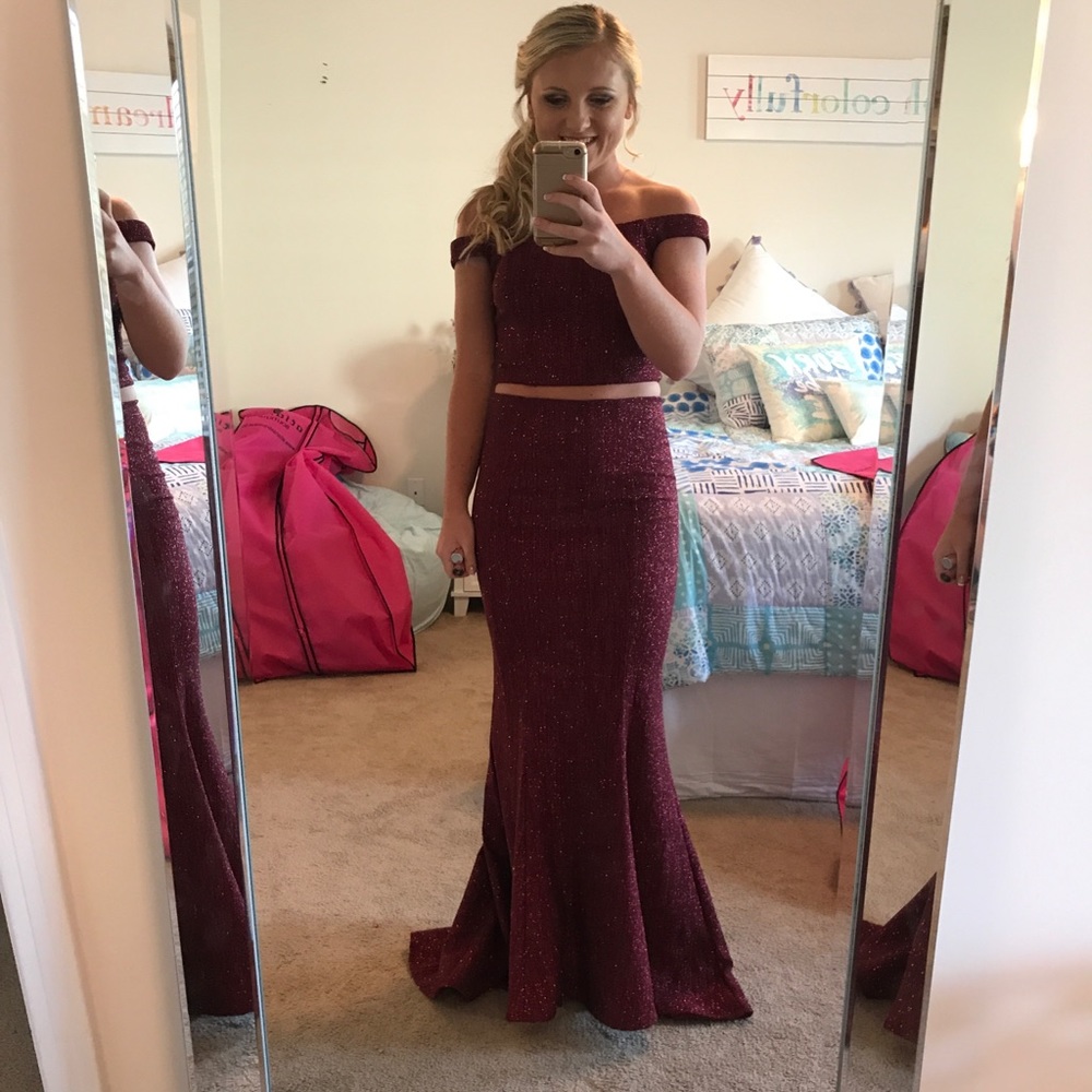 Dress - Picture 2 of 3